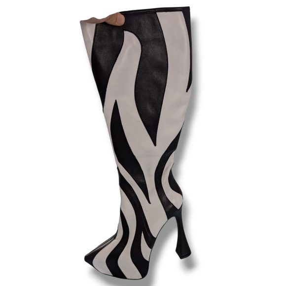 NWOT JEFFREY CAMPBELL Untamed Knee High Boot SIZE 8.5 - Picture 3 of 12